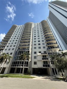 23 Biscayne Bay Apt #707