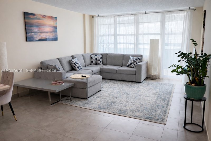 Apartment for rent at Sea Air Towers 1015