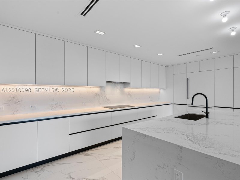Comprar apartamento en 160 Marina Bay PH2