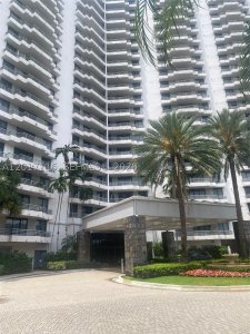 Parc Central Aventura Apt #1906
