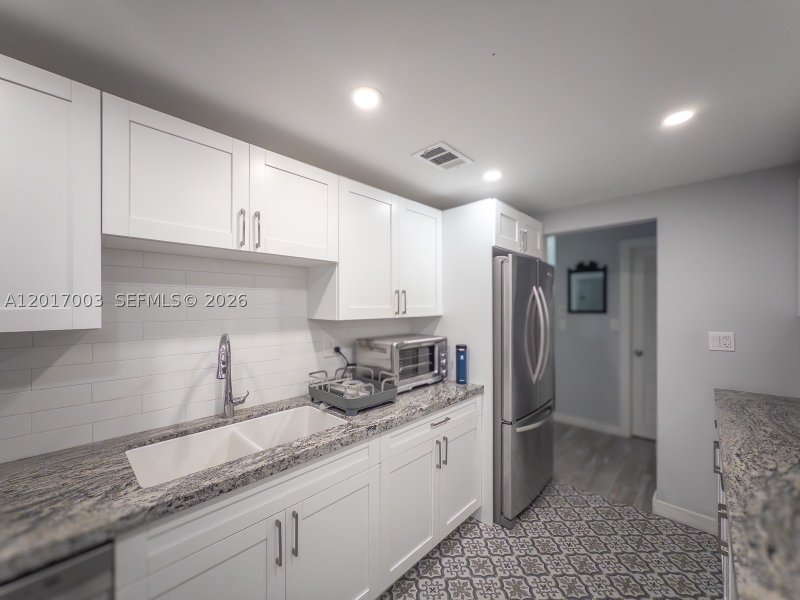 Condo for sale at Gables Waterway Towers 114
