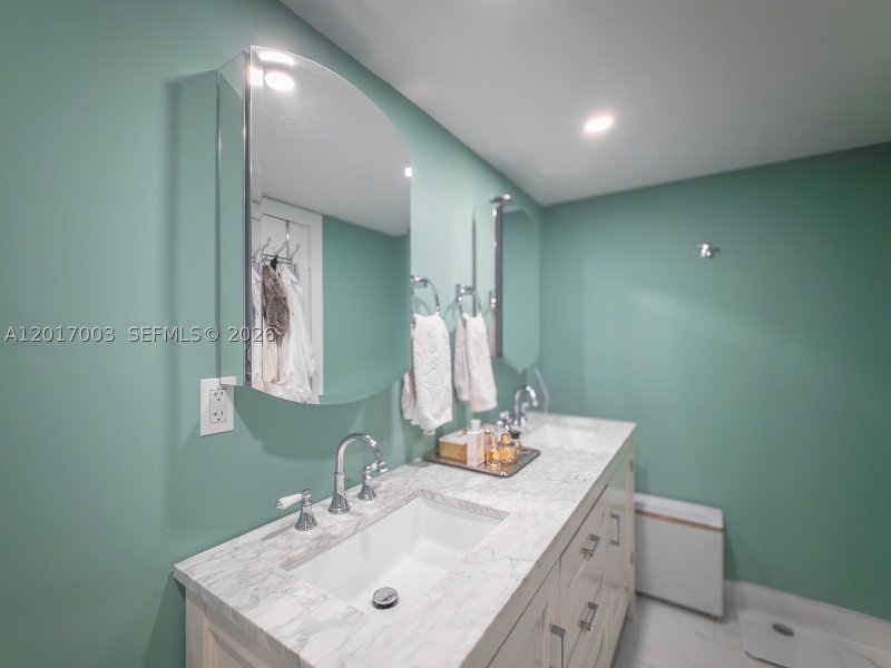 Condo for sale at Gables Waterway Towers 114