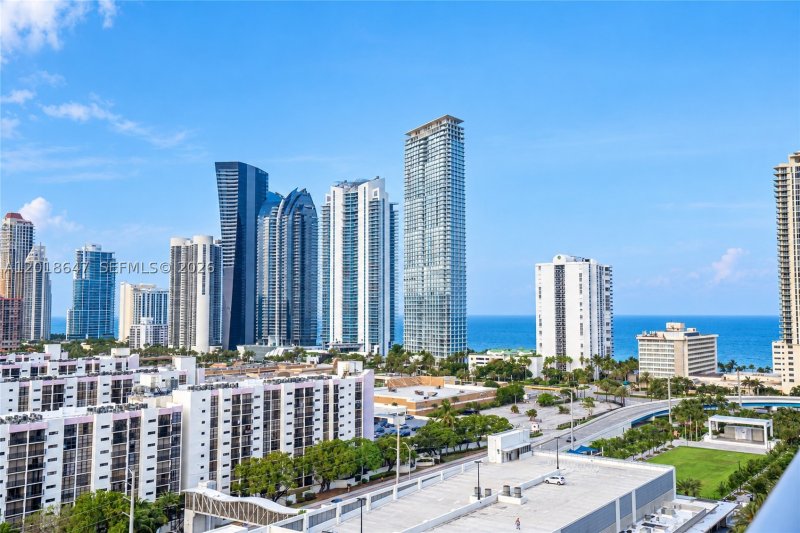 Apartment for rent at Parque Towers at St. Tropez 5-1603