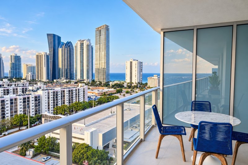 Apartment for rent at Parque Towers at St. Tropez 5-1603