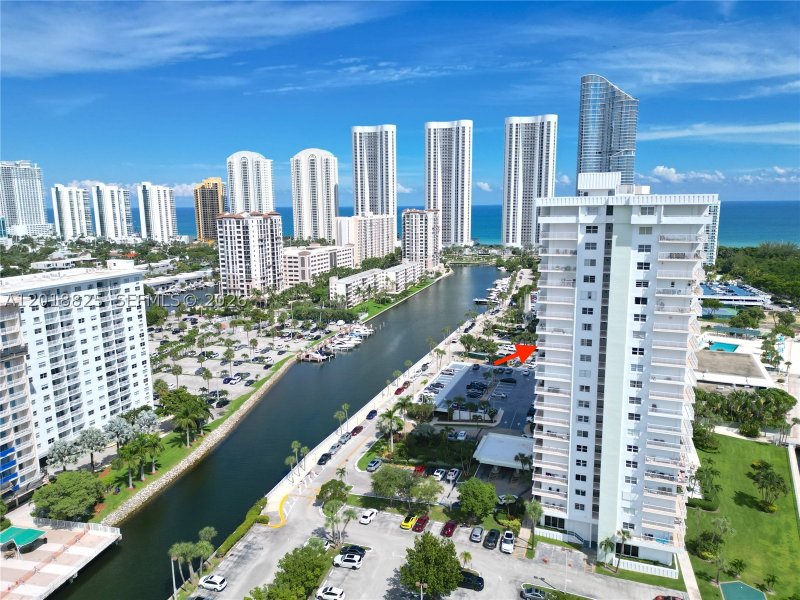 Condo for sale at Arlen House 1421