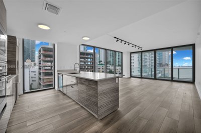 Comprar apartamento no Icon Bay 601
