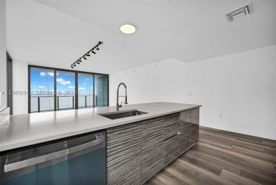Comprar apartamento no Icon Bay 601