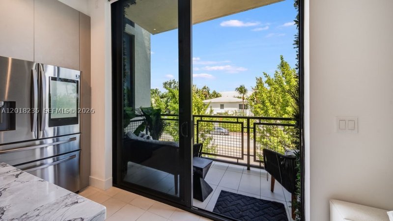 Condo for sale at Ten30 201