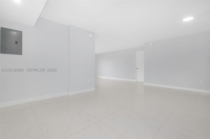 Condo for sale at The Summit 610N