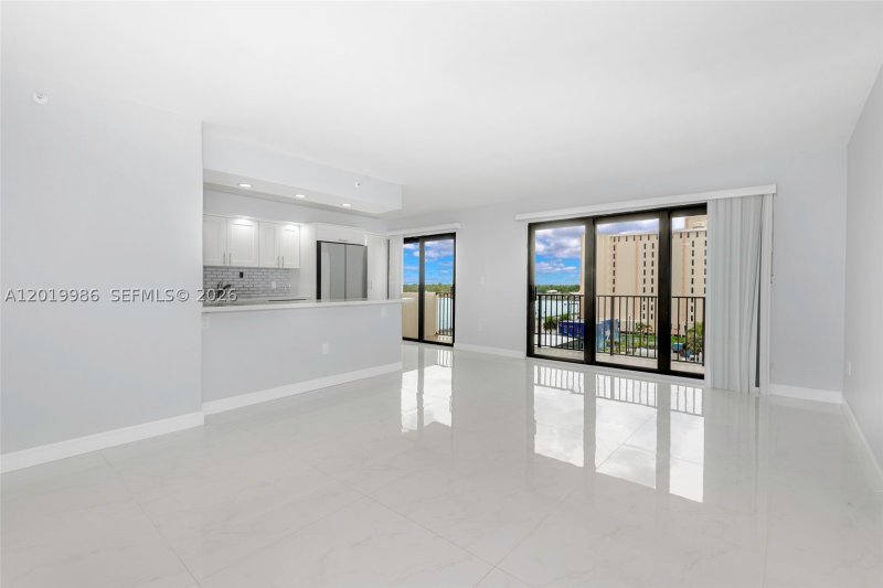 Condo for sale at The Summit 610N