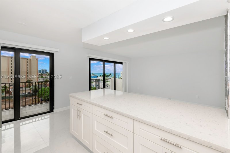 Condo for sale at The Summit 610N