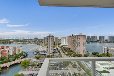 Comprar apartamento no Winston Towers 2112
