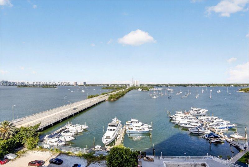 Comprar apartamento en Bayshore Yacht Tennis Club 1006