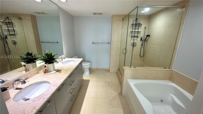 Comprar apartamento no 50 Biscayne 2501