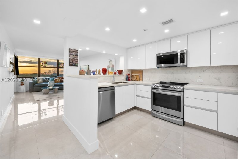 Condo for sale at Club Atlantis 1106