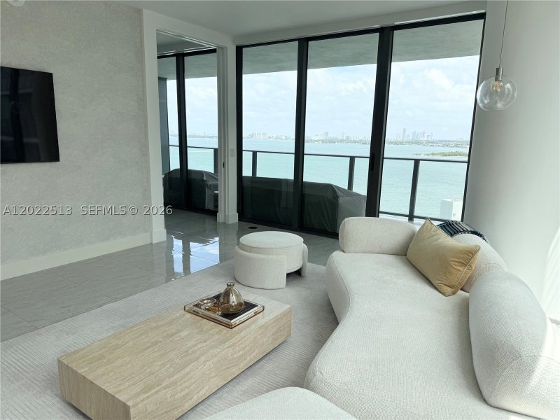 Apartment for rent at Paraiso Bay Miami 1901