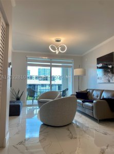 Comprar apartamento en Porto Bellagio 3609