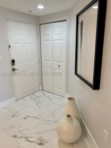 Comprar apartamento en Porto Bellagio 3609