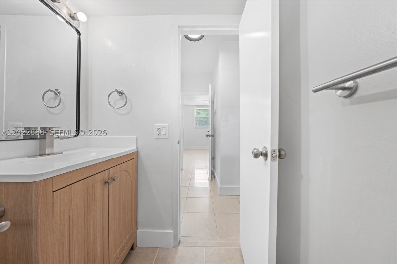 Apartment for rent at Lincoln Towers D204
