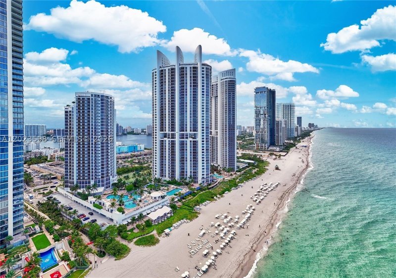Condo for sale at Trump International Sonesta Beach Resort 2010