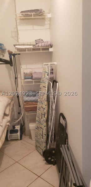 Apartment for rent at Sea Air Towers 1208