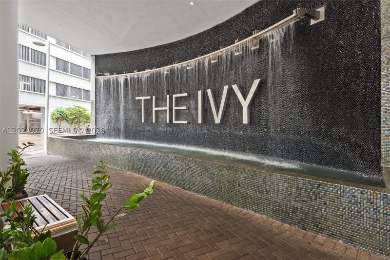 Condo for sale at The Ivy 3810