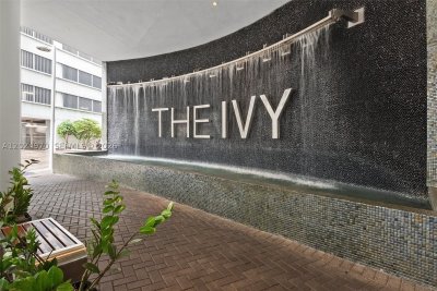 The Ivy Apt #3810