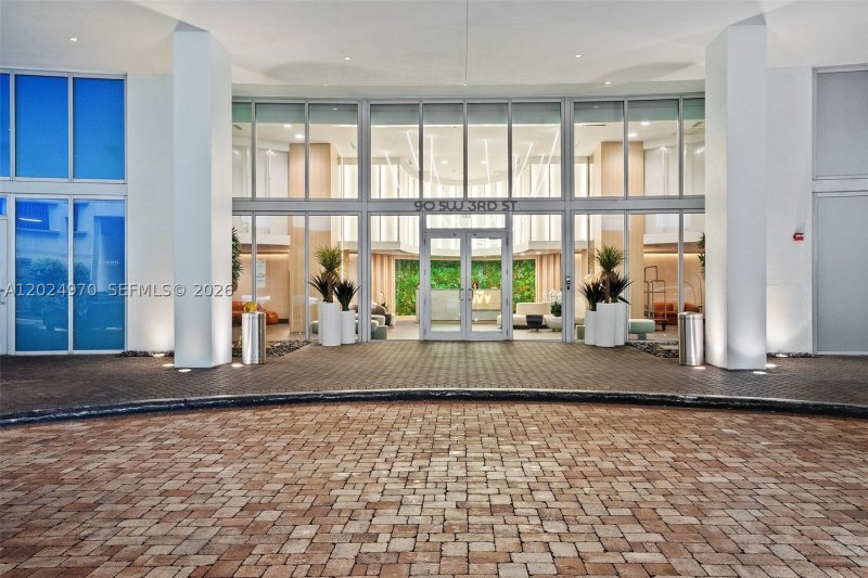 Condo for sale at The Ivy 3810