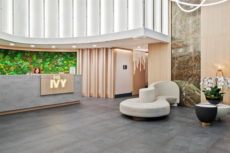Condo for sale at The Ivy 3810
