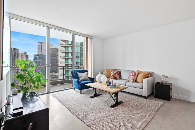 Condo for sale at The Ivy 3810