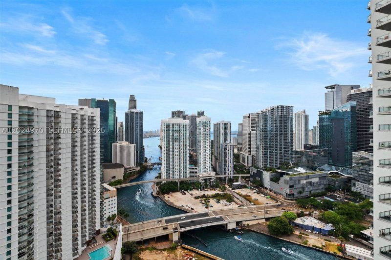 Condo for sale at The Ivy 3810