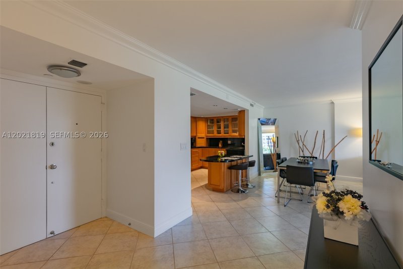 Condo for sale at Commodore Club South 413