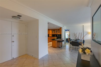 Comprar apartamento en Commodore Club South 413
