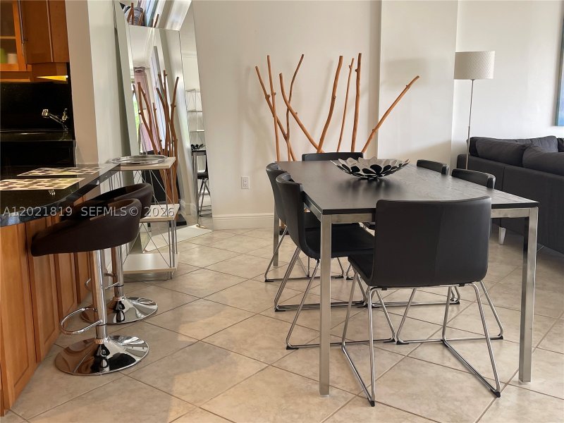Condo for sale at Commodore Club South 413