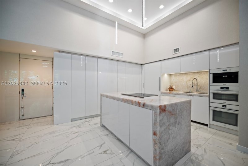 Condo for sale at Beach Club Three 310