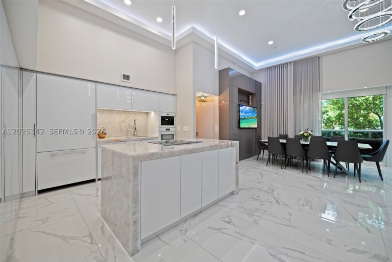 Condo for sale at Beach Club Three 310