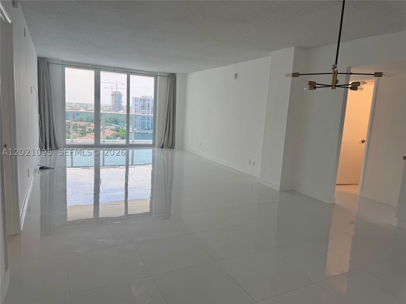 Condo for sale at Hallmark of Hollywood 1725