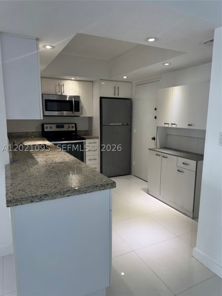 Condo for sale at Hallmark of Hollywood 1725