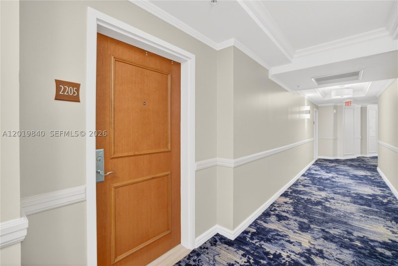 Condo for sale at Watergarden 2205