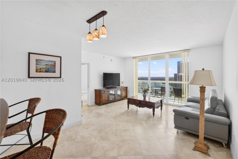 Condo for sale at Watergarden 2205