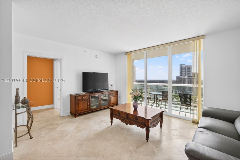 Condo for sale at Watergarden 2205