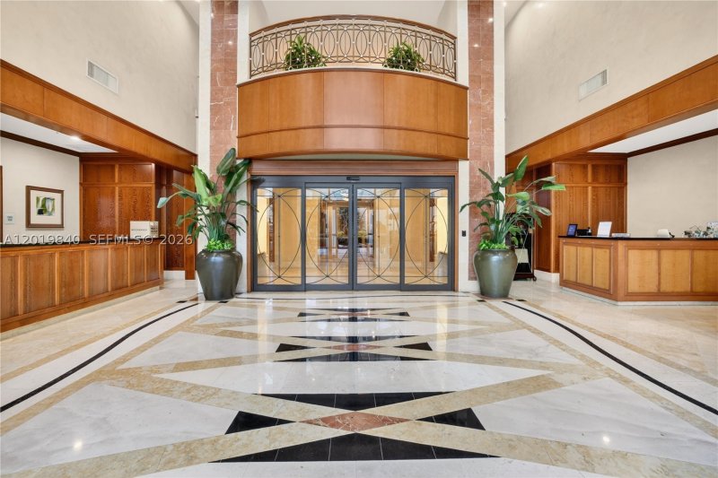 Condo for sale at Watergarden 2205