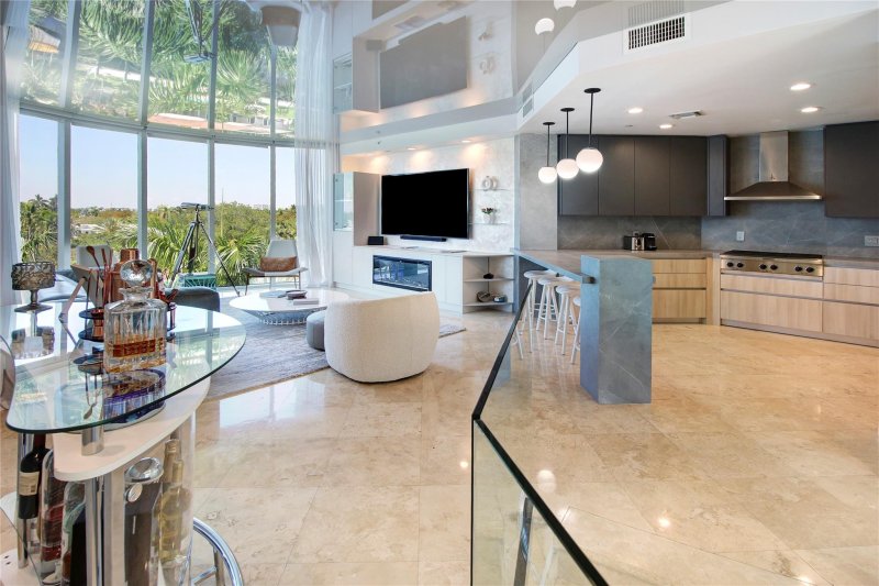 Condo for sale at Place Des Arts 7