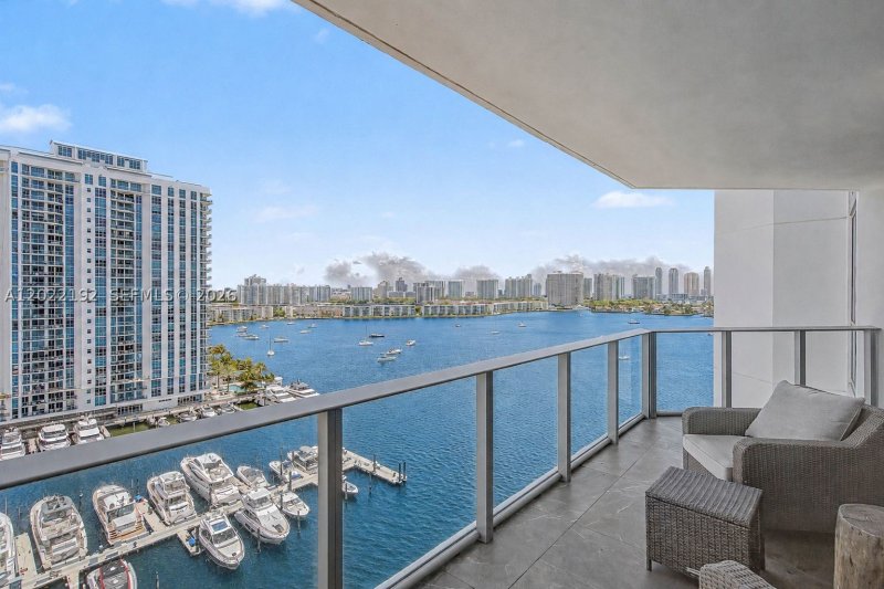 Condo for sale at Marina Palms Yacht Club 1405/07