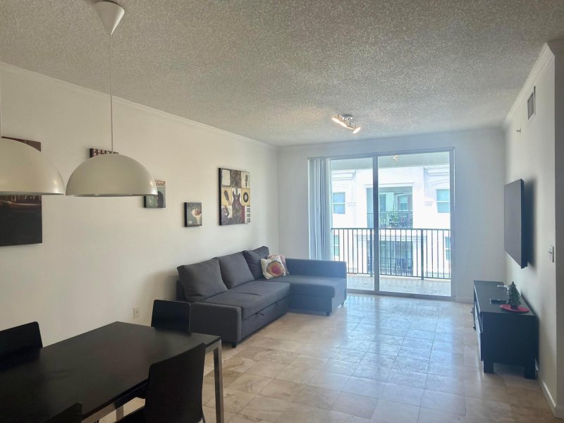 Condo for sale at Porto Bellagio 1911