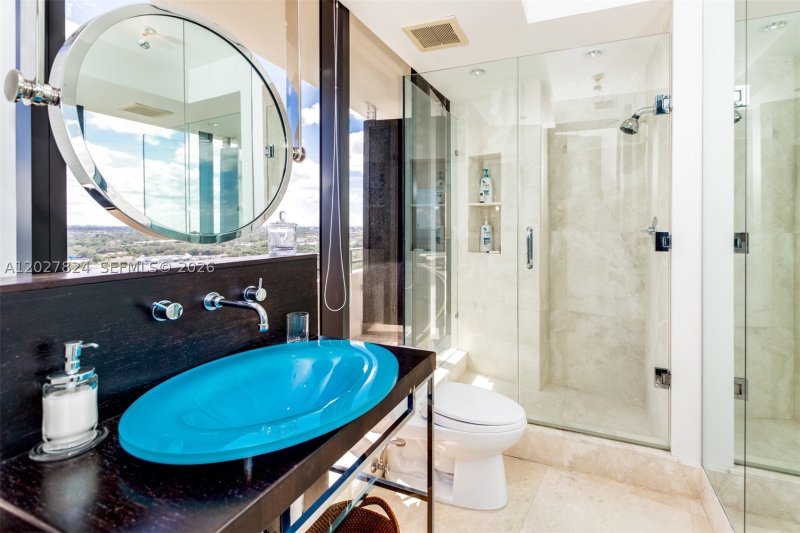 Apartment for rent at Palm Bay Towers 19S