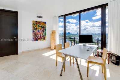 Alquiler de apartamento en Palm Bay Towers 19S