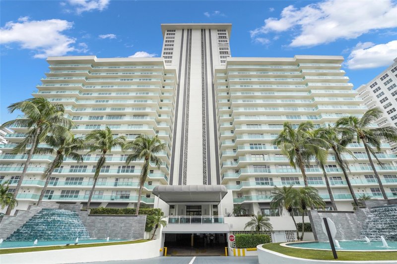 Apartment for rent at Playa Del Mar 511