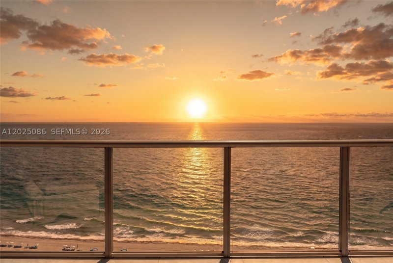 Comprar apartamento en St Regis Bal Harbour South 2001S