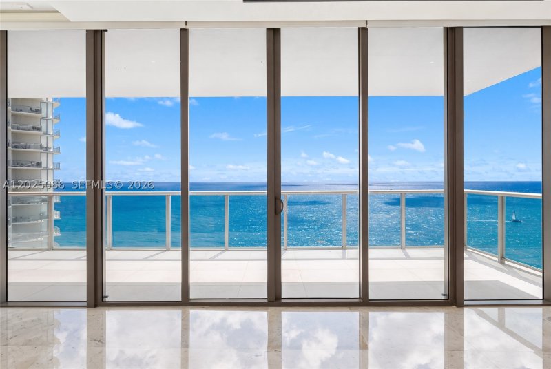 Comprar apartamento en St Regis Bal Harbour South 2001S